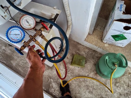 Bơm gas điều hòa Dĩ An Bình Dương