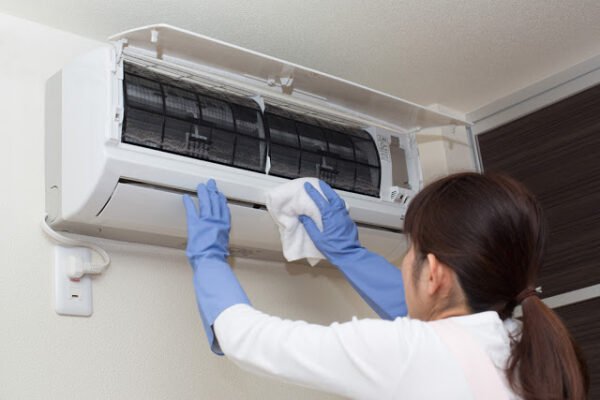 Vệ sinh máy lạnh Quận 1