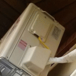 Nếu máy lạnh lâu không được vệ sinh sẽ gây tốn điện và nguy cơ hỏng hóc máy