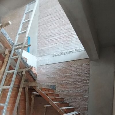 Phác thảo bản vẽ và đi ống đồng ngay sau khi hoàn thiện phần thô của nhà để tránh đục phá tường nhiều.